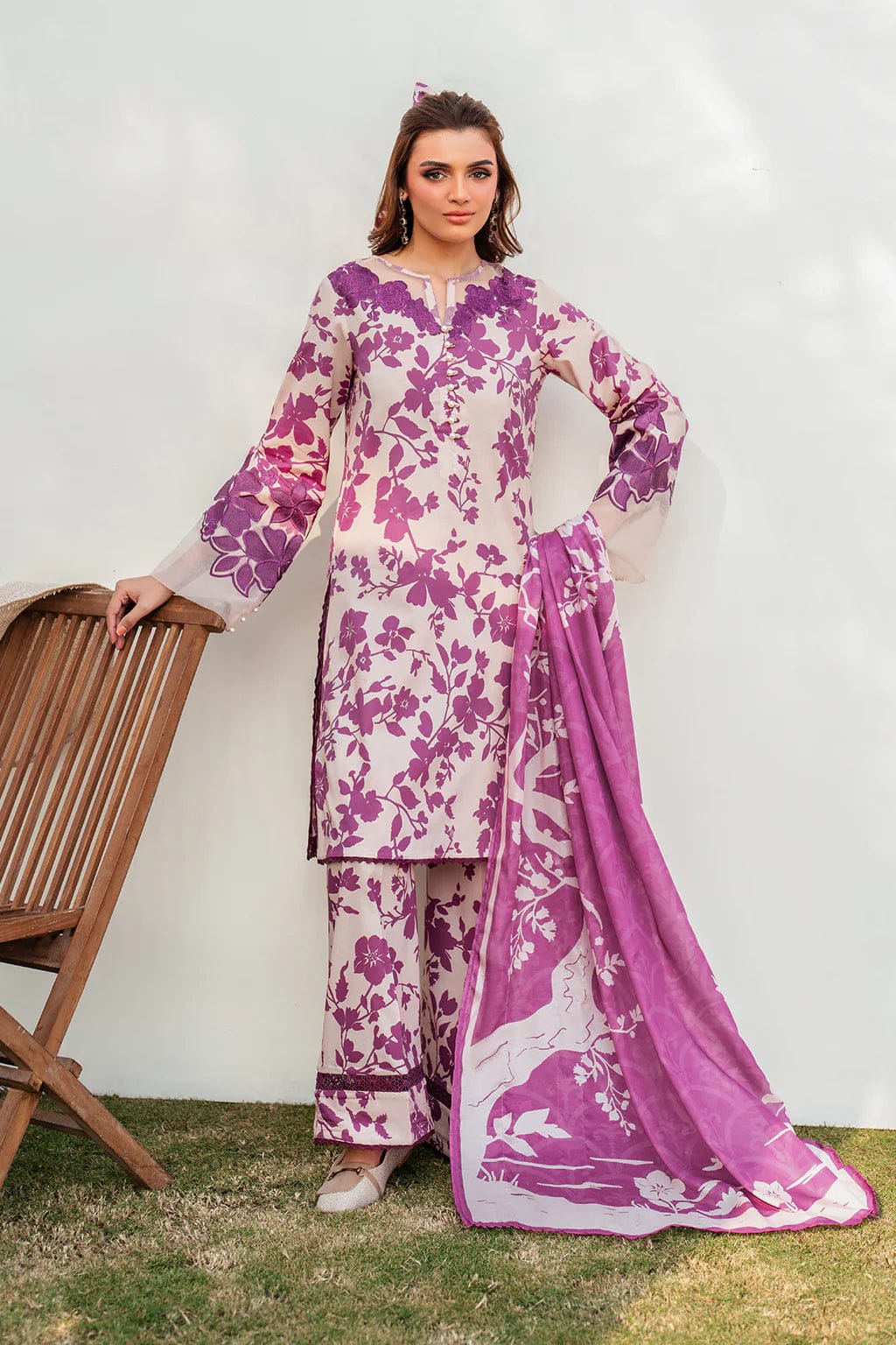 Iznik 3Pc Embroidered Lawn Suit Unstitched Digital Printed Dress